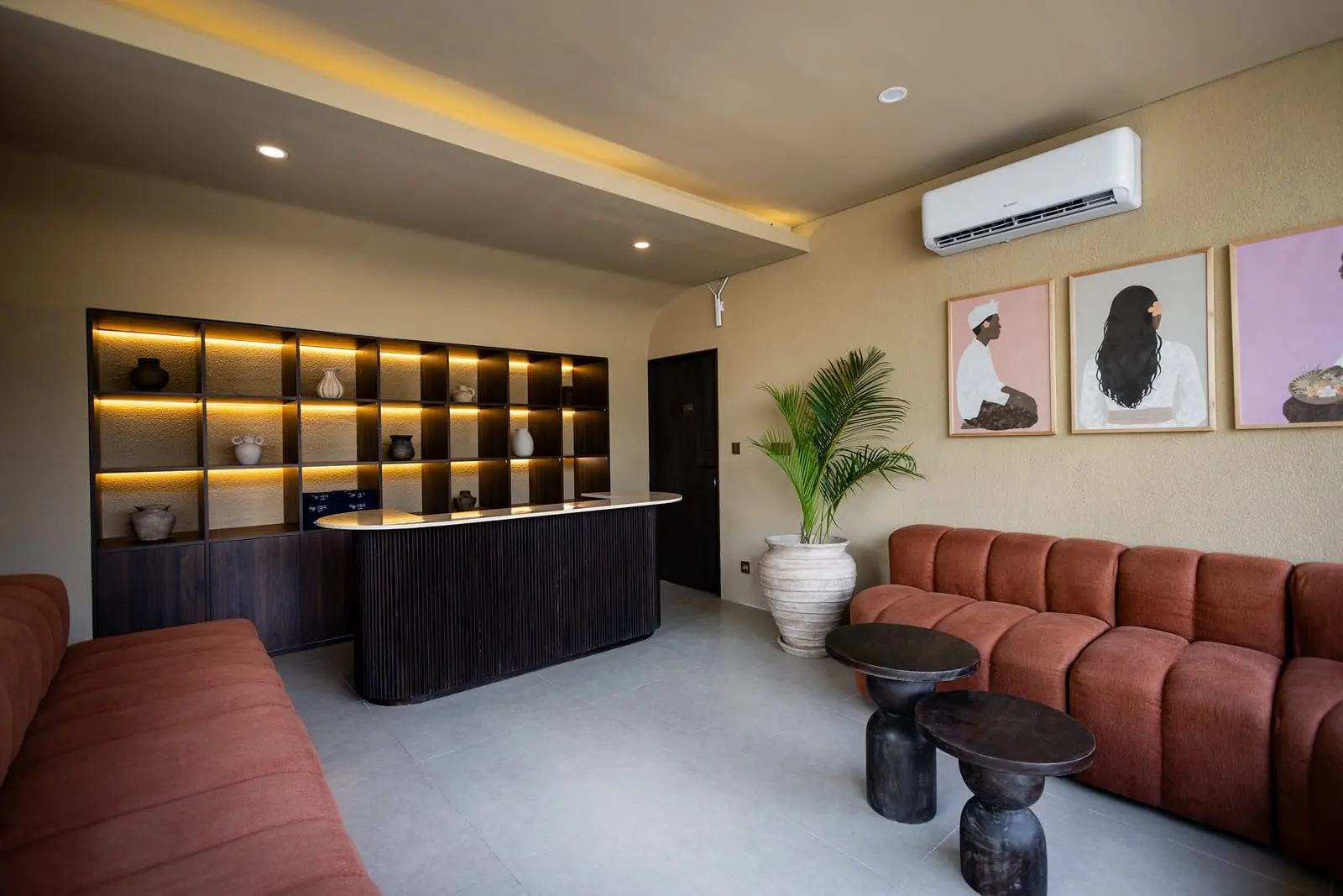 SISI reception lounge seating